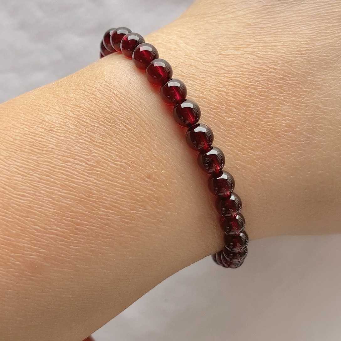 未镶嵌石榴石手链5.6拍二发三