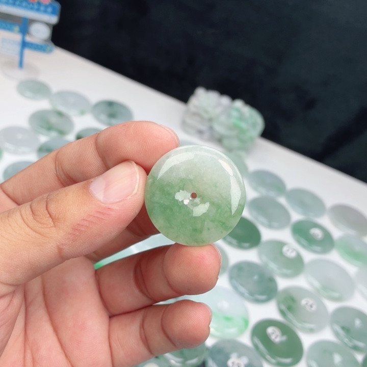 翡翠未镶嵌颈饰缅甸天然A货翡翠30-5.6