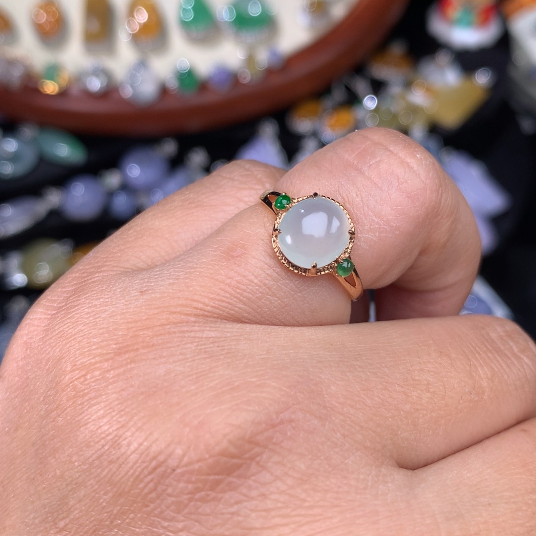 翡翠戒指18K金镶嵌蛋面戒指