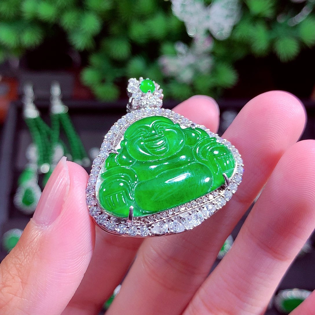 颈饰未镶嵌翡翠天然