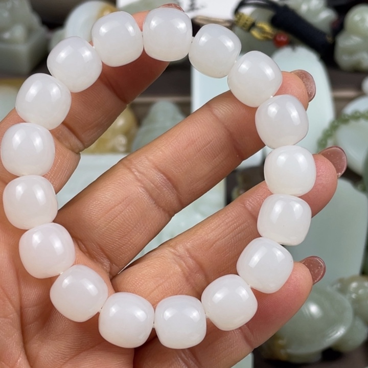 和田玉（糖玉）颈饰未镶嵌