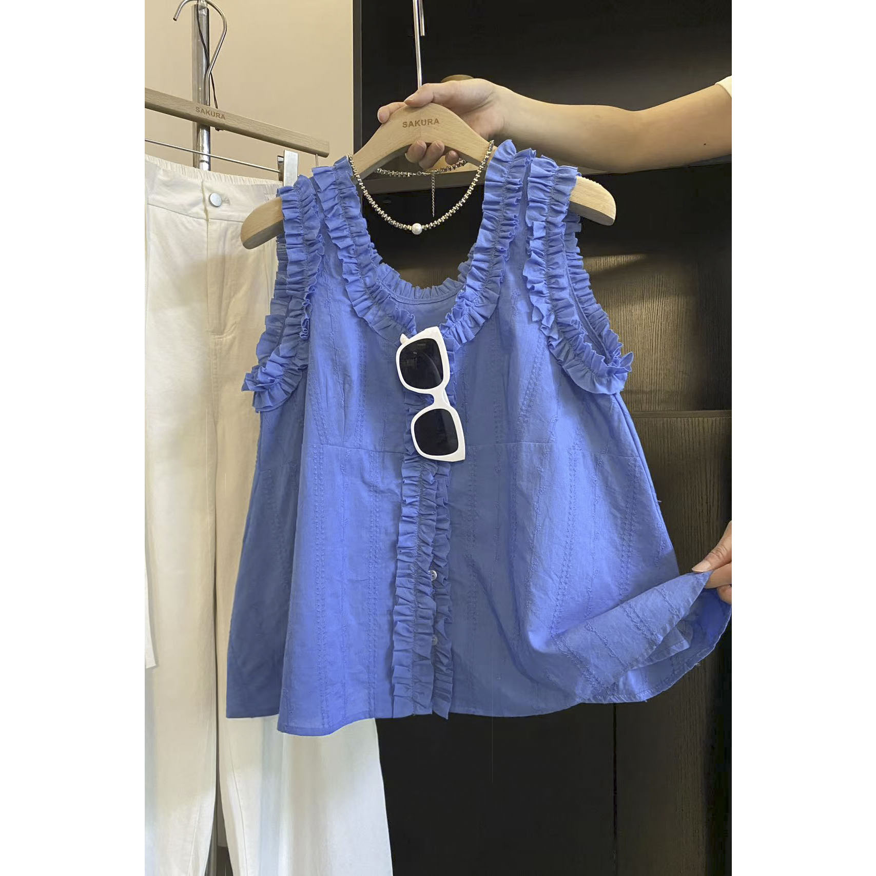 璎婲sᴀᴋᴜʀᴀ【盛夏蝉鸣】岚韩版V领花边刺绣提花甜美减龄无袖衬衫