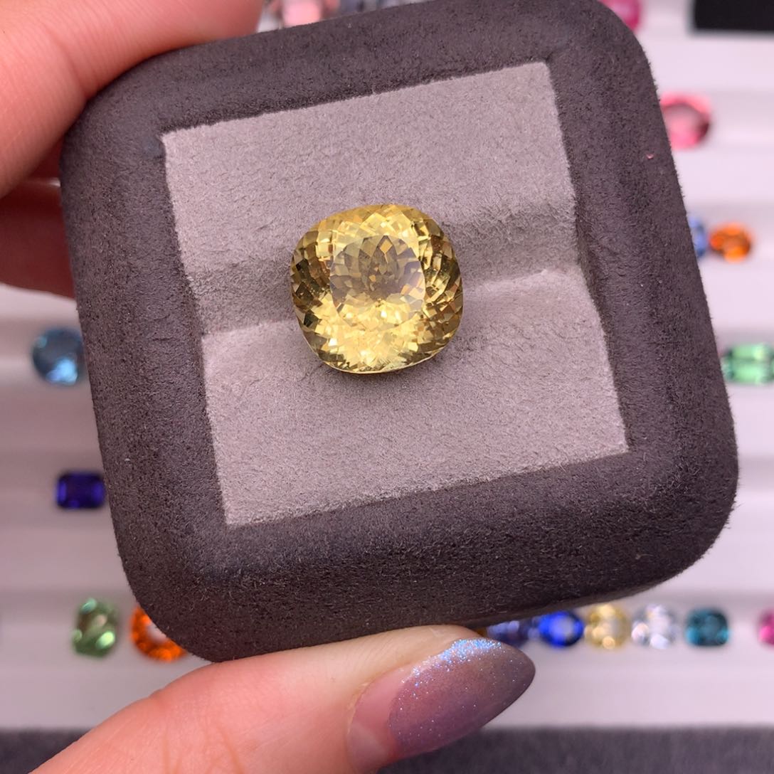 海蓝宝石裸石未镶嵌9.55克拉