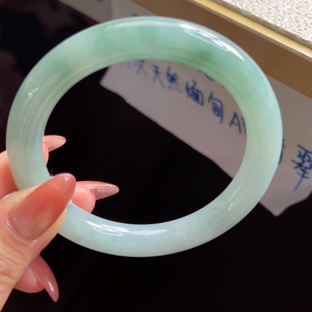 翡翠未镶嵌手镯手镯