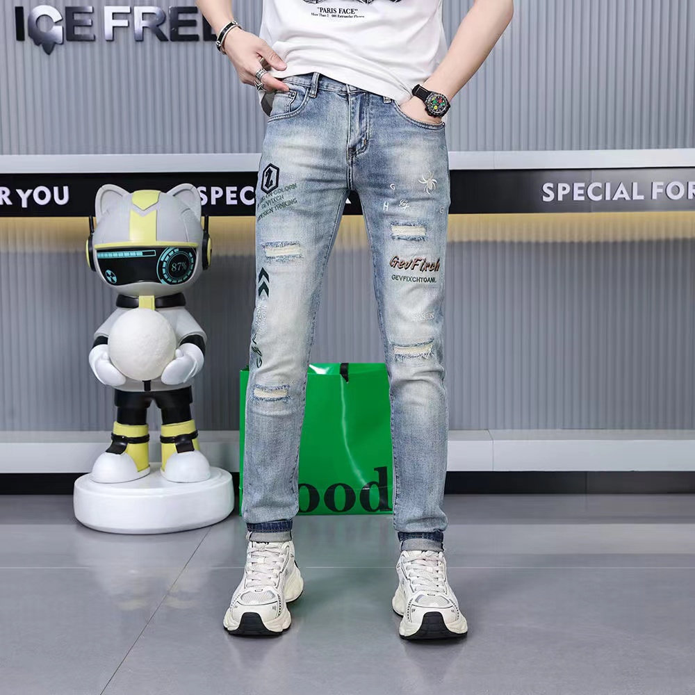 【孤品过款】秋冬弹力修身小脚裤百搭牛仔裤潮流