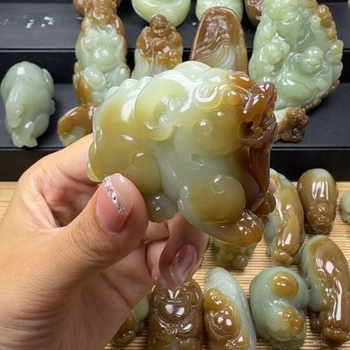 小***湖未镶嵌和田玉把件