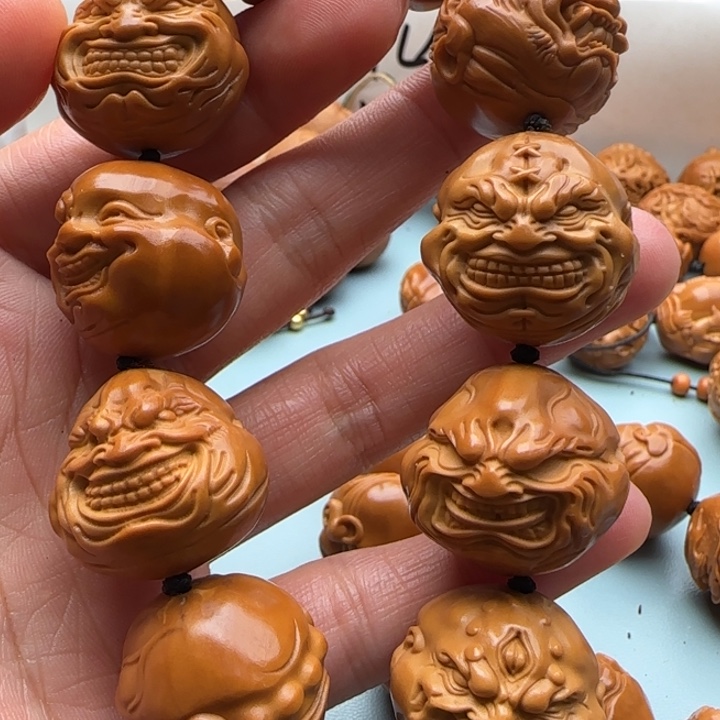 橄榄核手串雕刻工艺