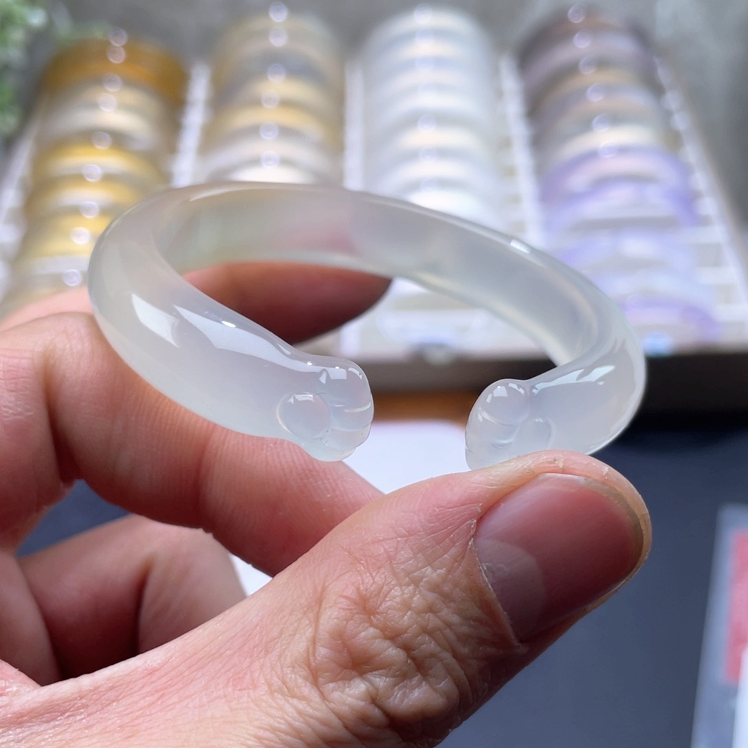 玛瑙/玉髓手镯未镶嵌56特价