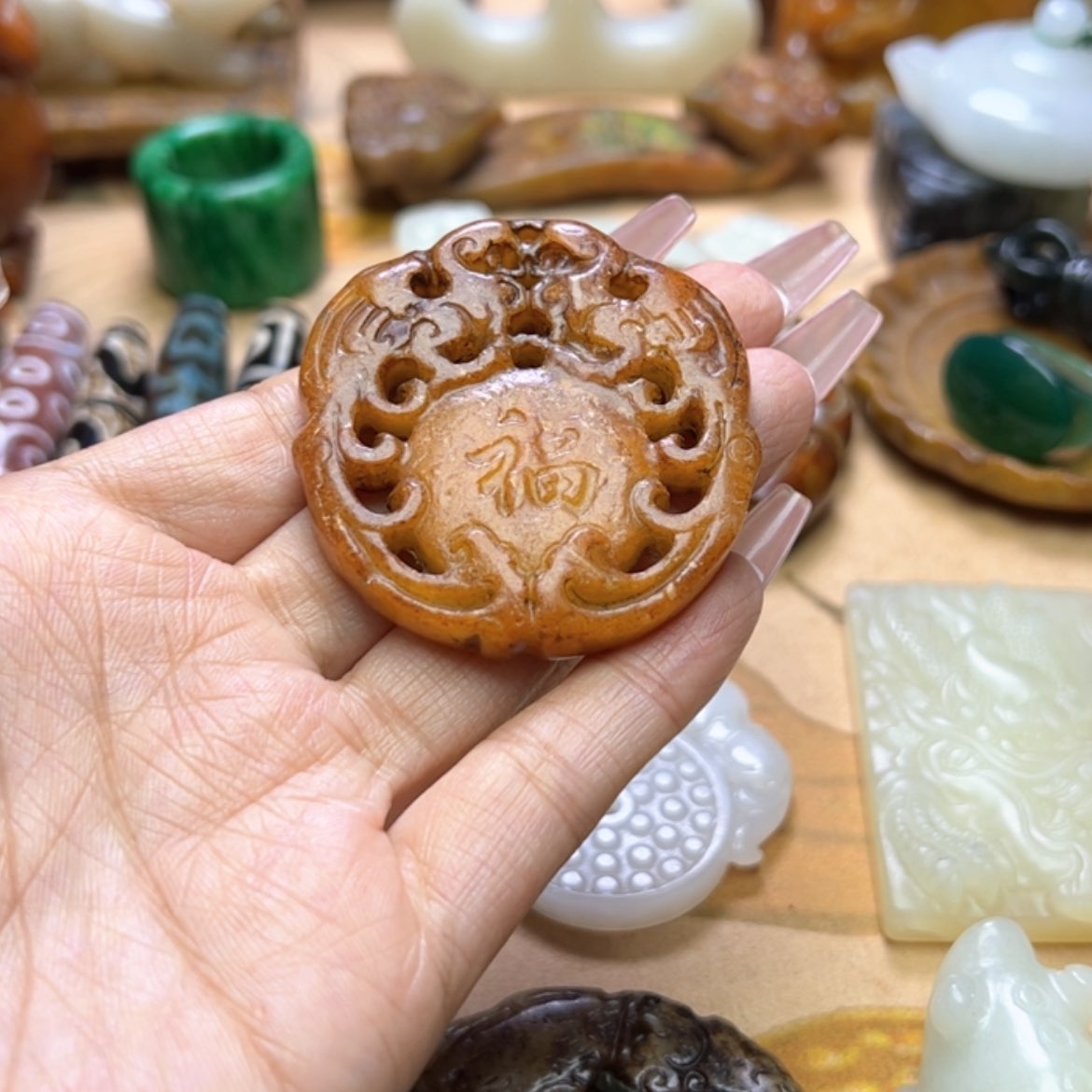 【闪购商品】蛇纹石玉颈饰未镶嵌