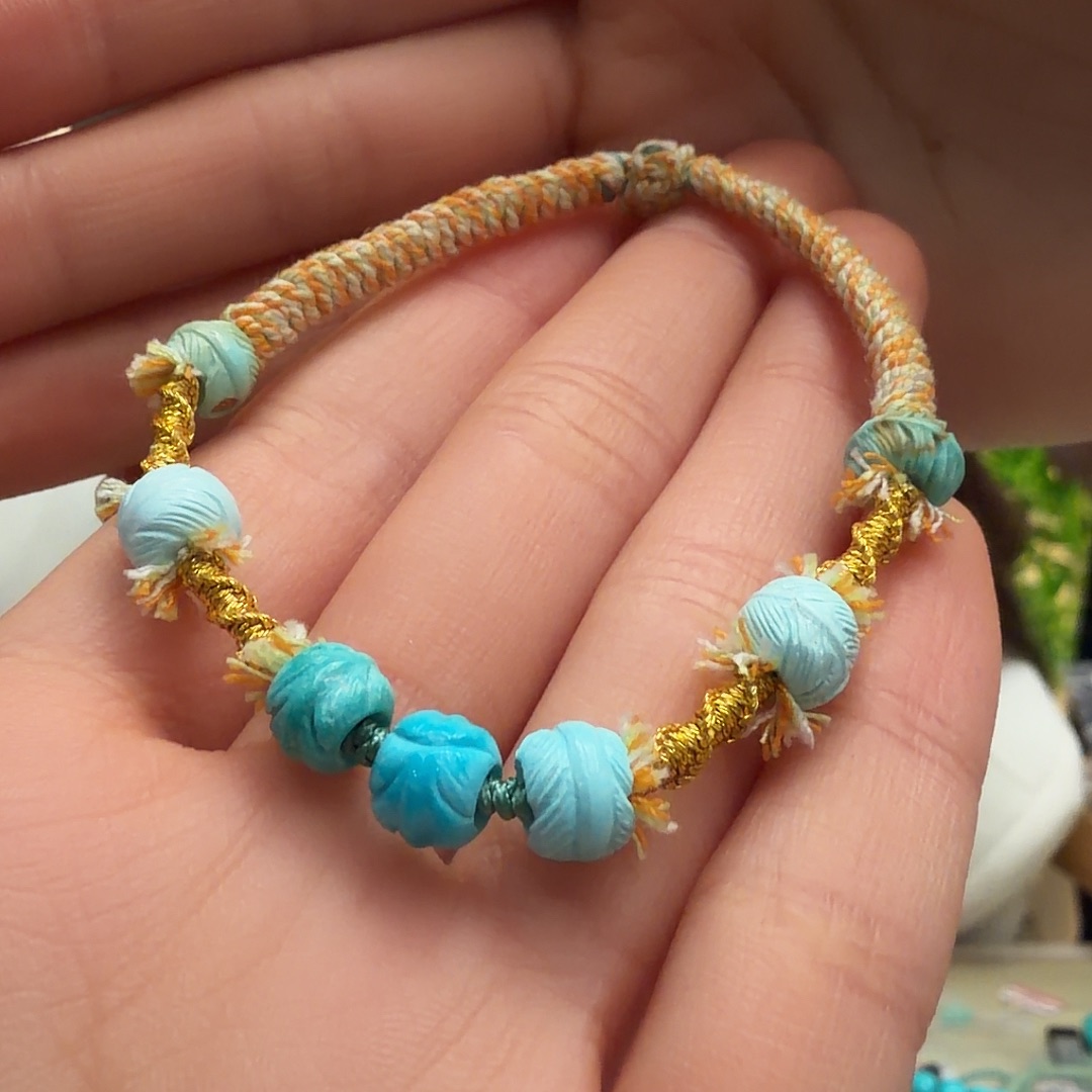 绿松石未镶嵌颈饰