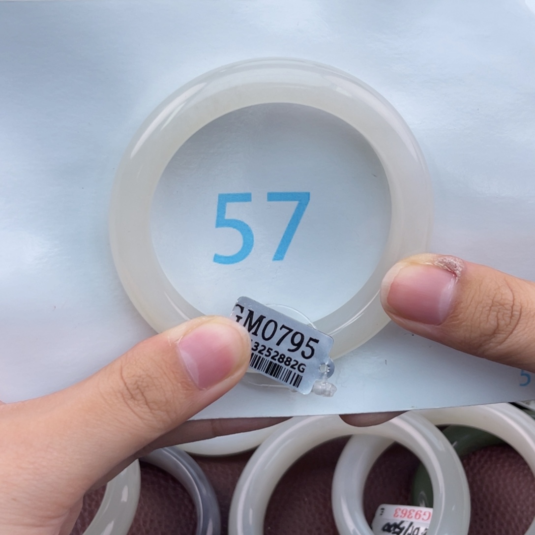 和田玉手镯未镶嵌无***1