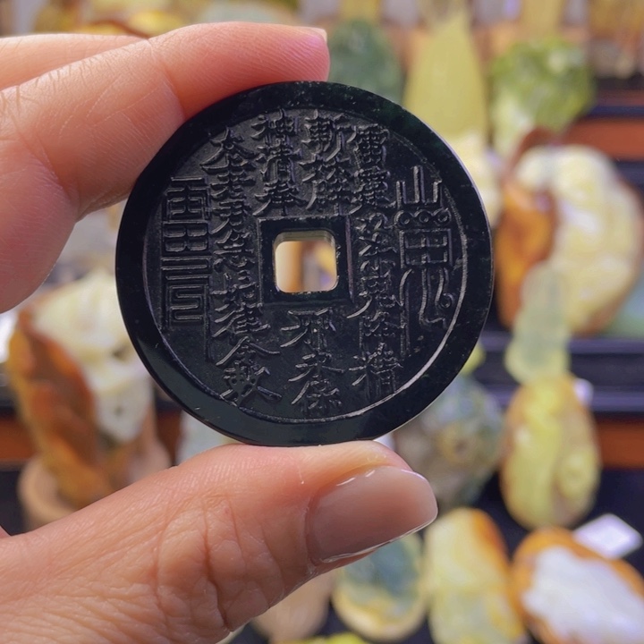 未镶嵌蛇纹石玉颈饰