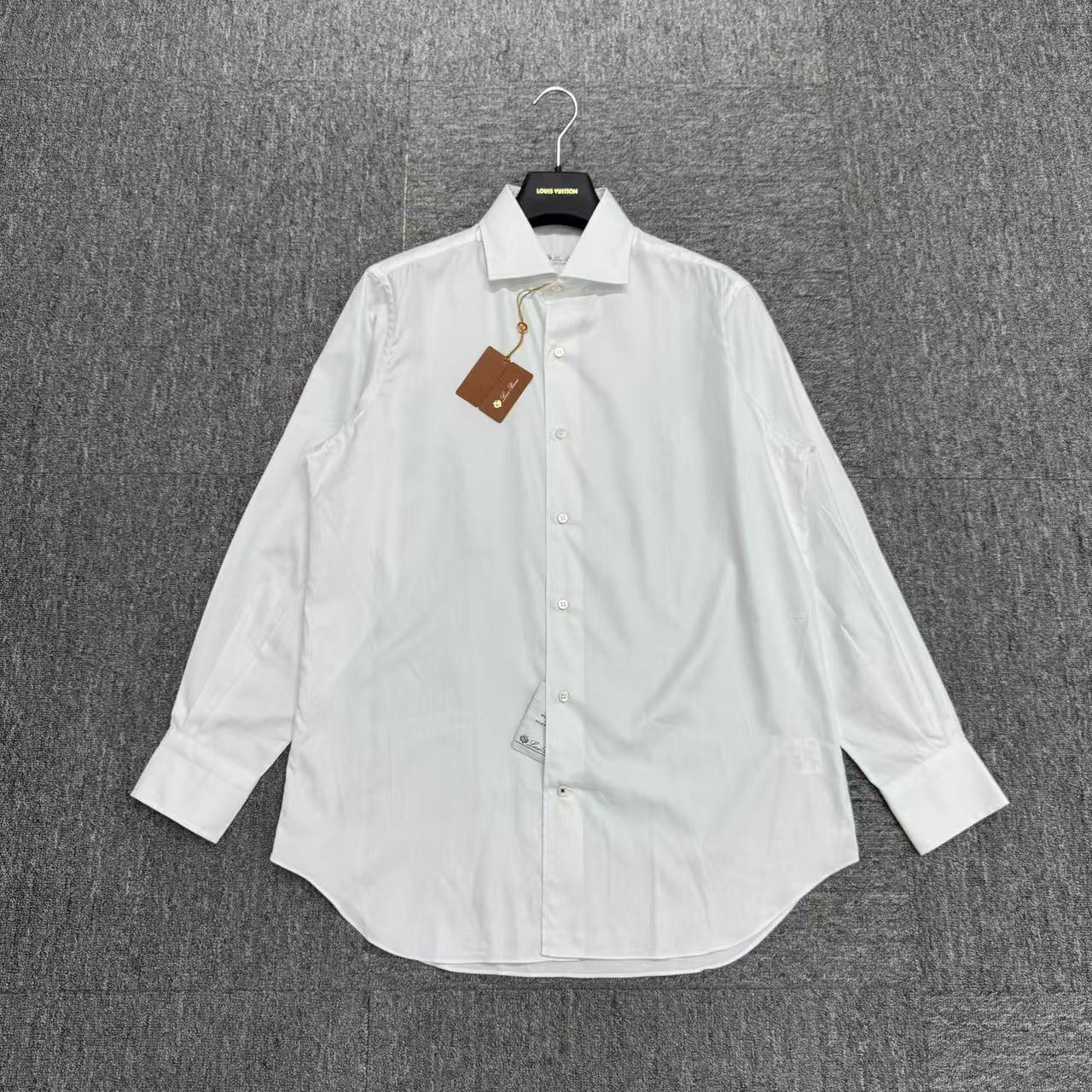 未使用 Loro Piana/诺悠翩雅 18657   纯白衬衫 尺码：40码