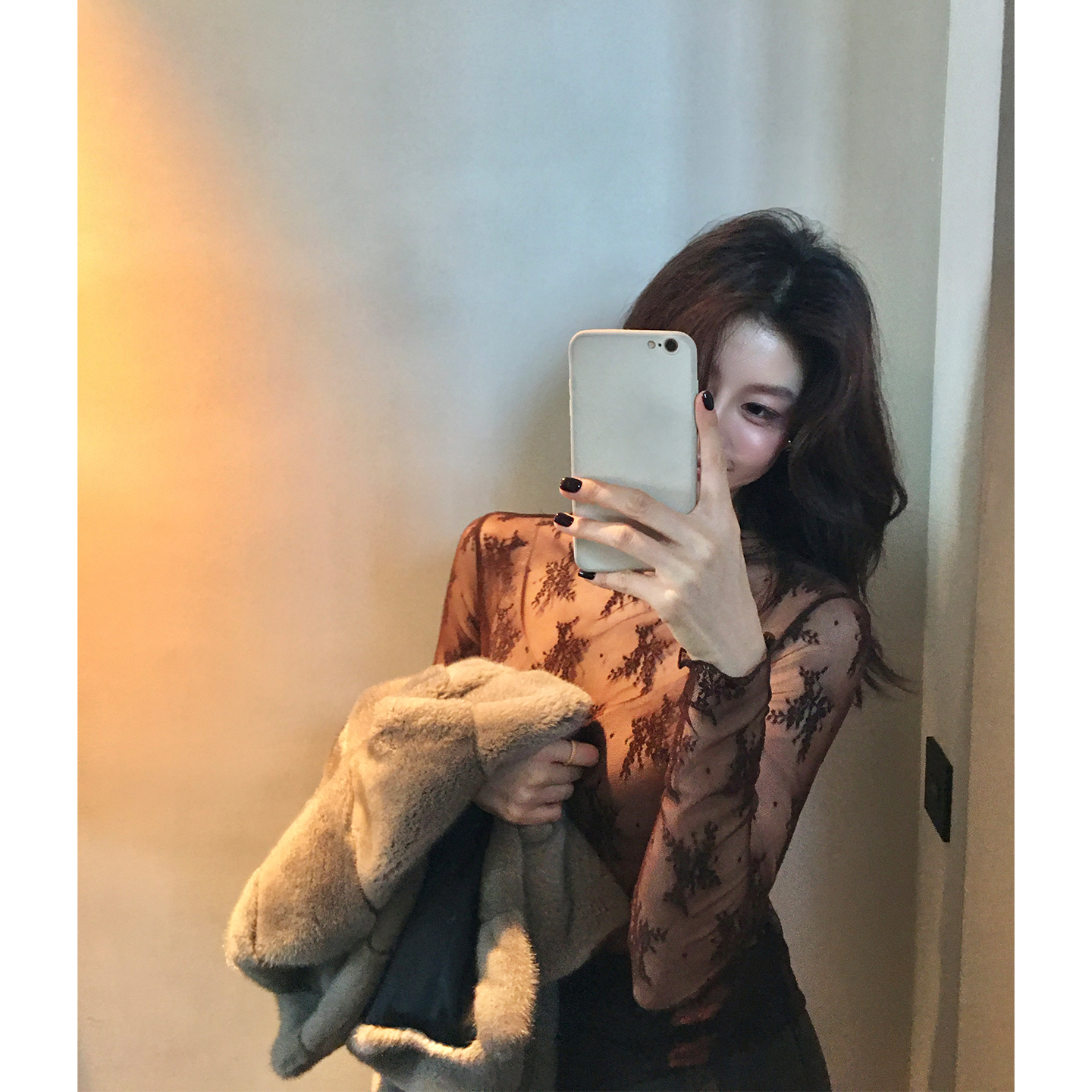 【ALONESAVOR】龍喜儿 轻熟蕾丝半高领微透钩花修身小衫J254