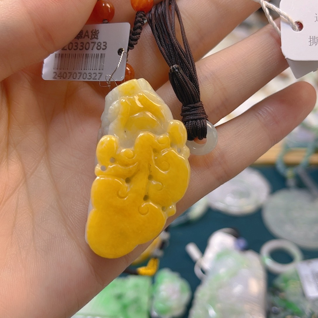 翡翠未镶嵌颈饰翡翠