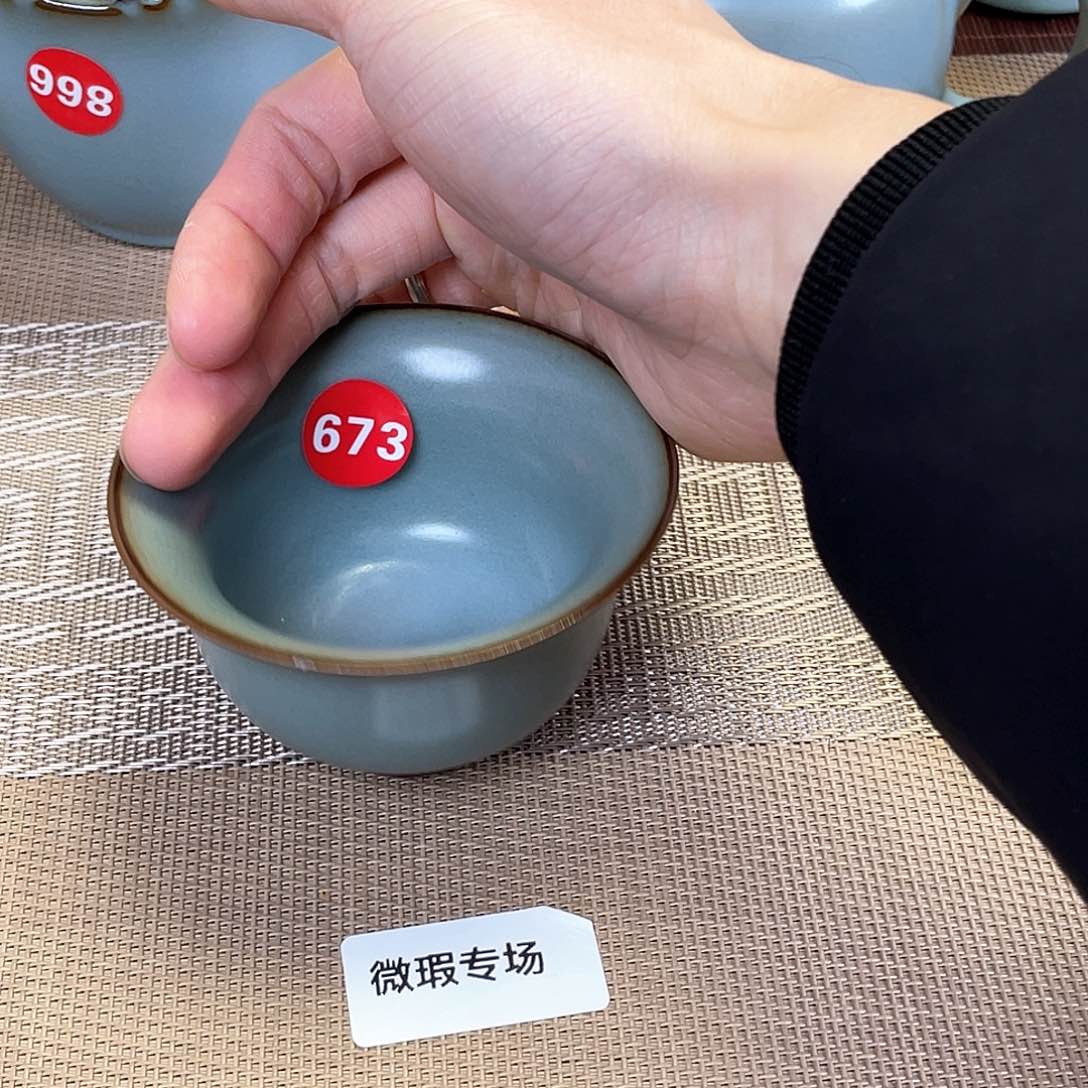 瓷片。。。。。。。。。。。。。。。