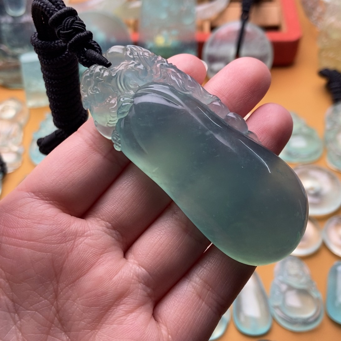 蛇纹石玉吊坠(不含链)未镶嵌