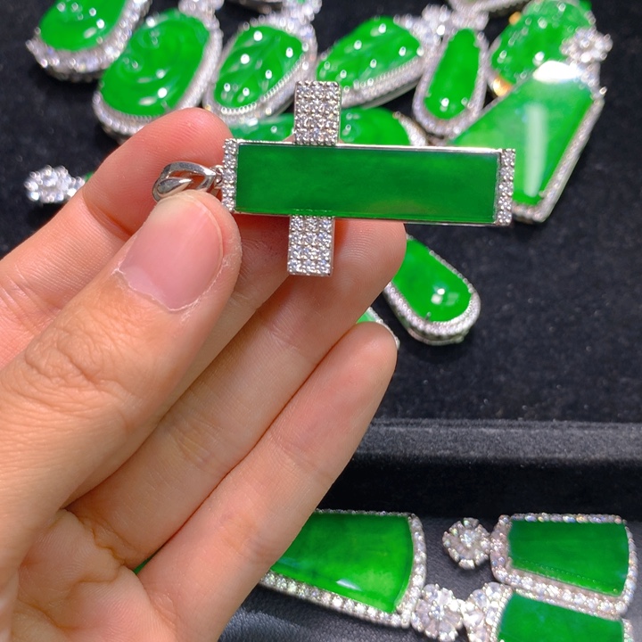 翡翠颈饰银S925镶嵌糖****姐一个