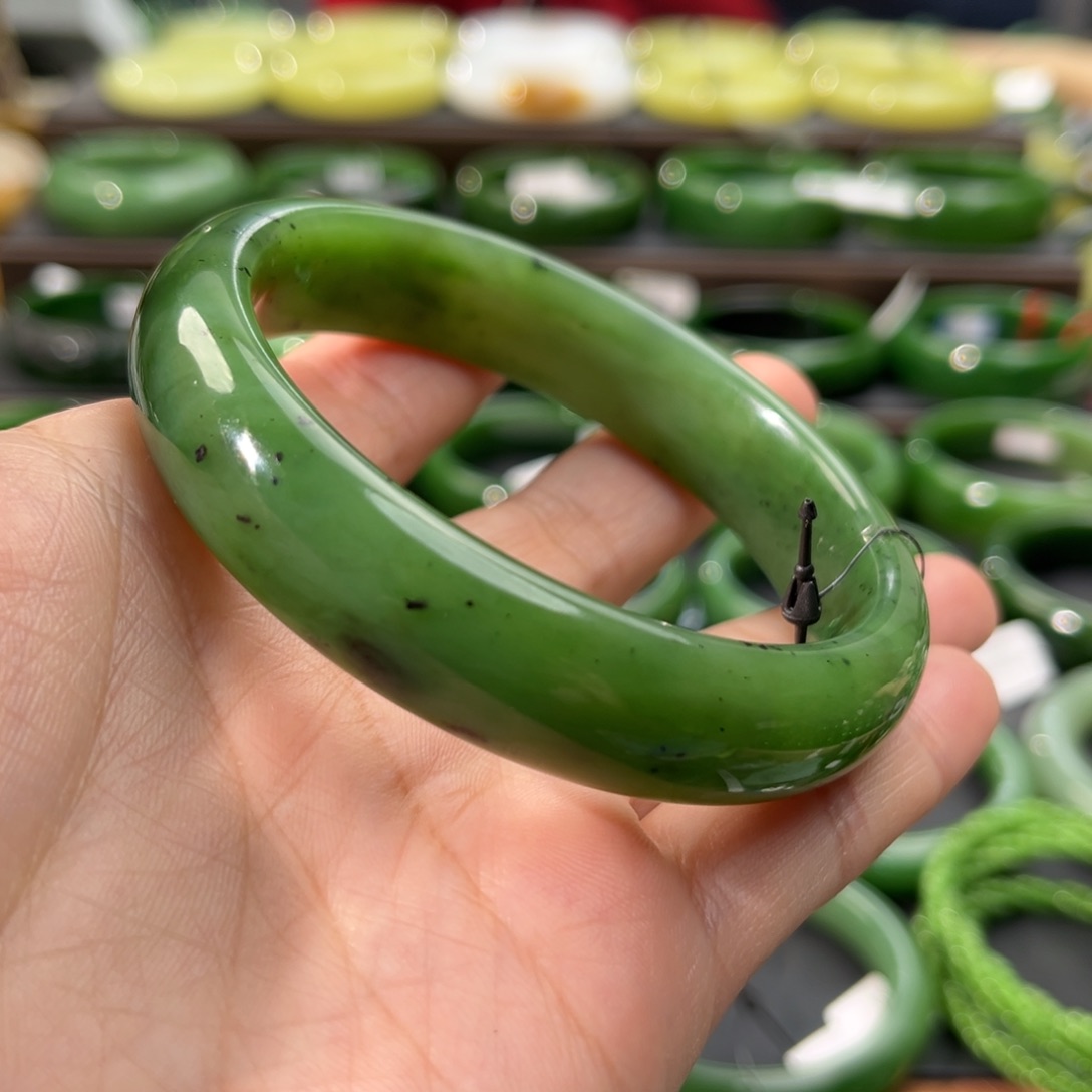 和田玉（碧玉）手镯未镶嵌心*