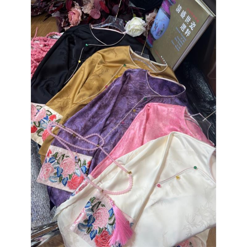 小花家人丝提花彩扣上衣