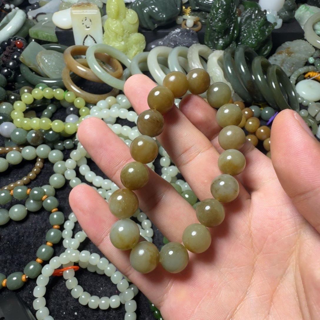 和田玉未镶嵌手串