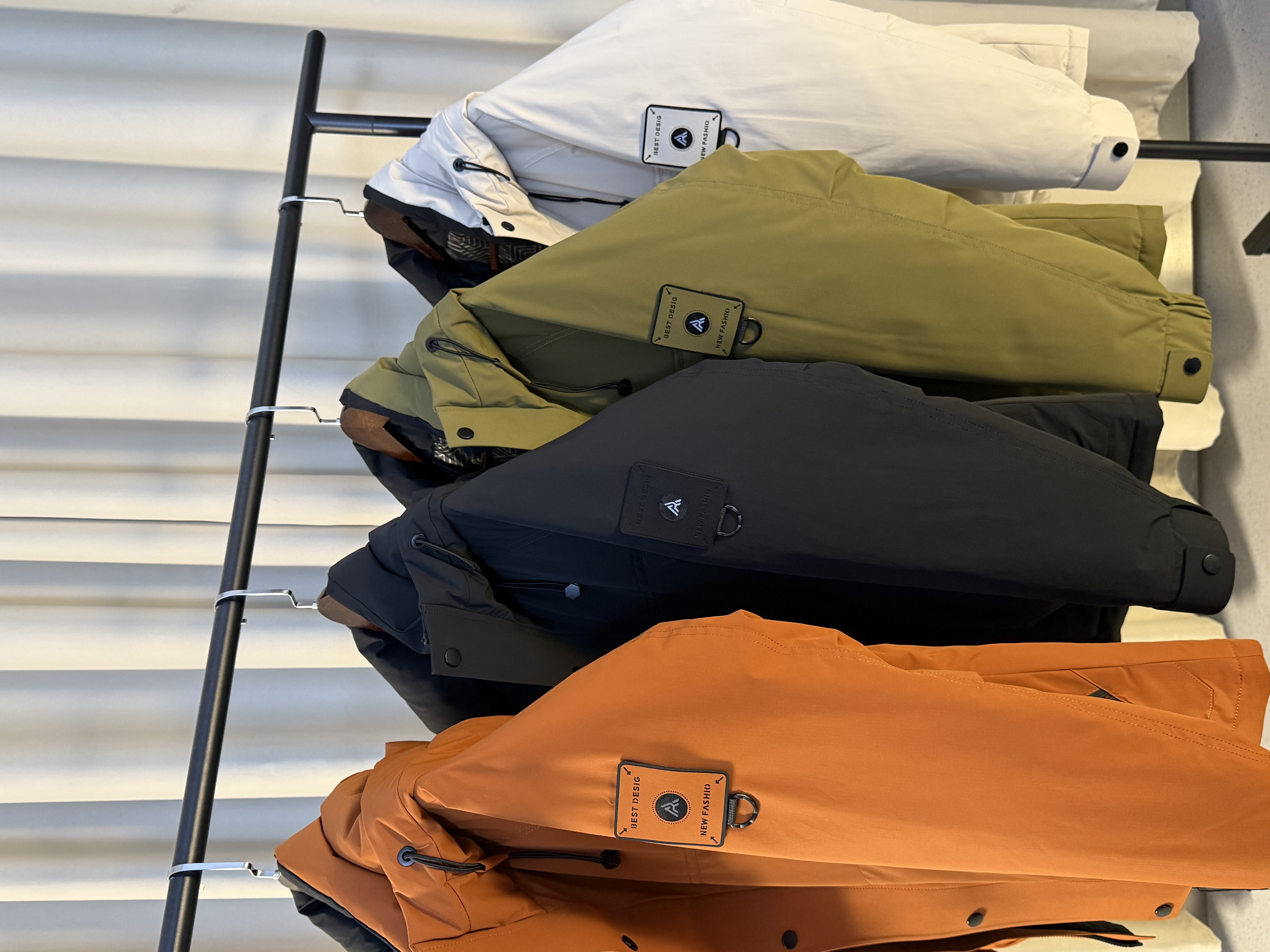 25年新款  户外加绒  90绒羽绒服 连帽防水冲锋衣羽绒服