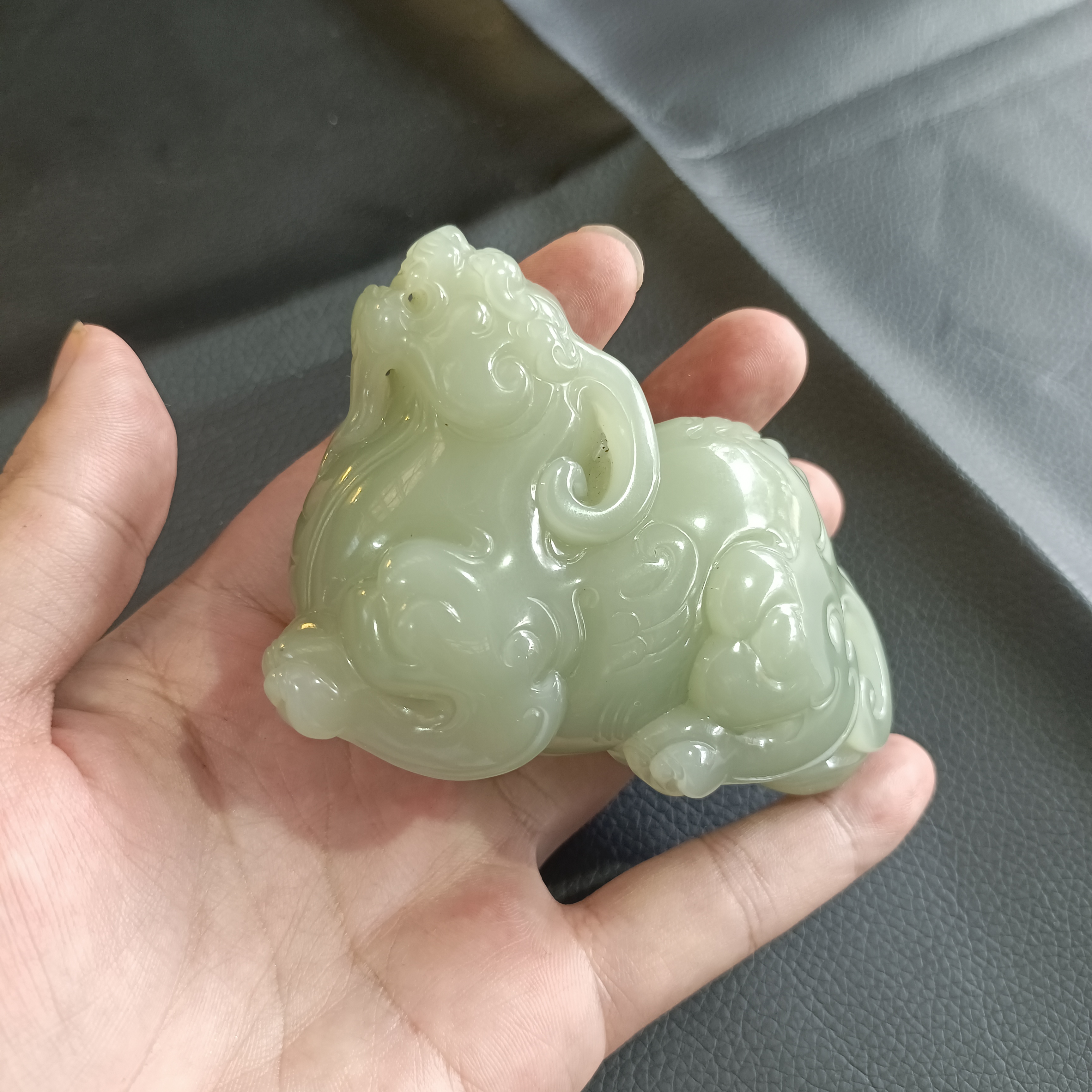 天然和田玉湖水绿貔貅摆件结构特别细腻没有什么包容点经典有气场