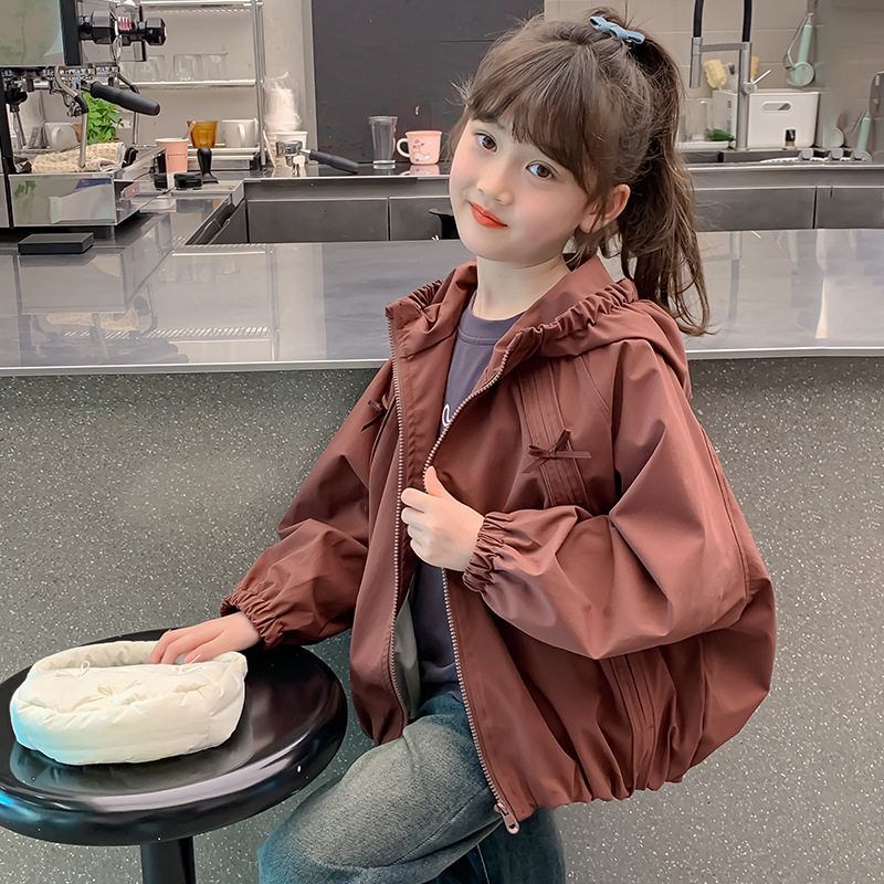 女童连帽外套2025春季新款儿童韩版夹克冲锋衣中大童运动洋气上衣
