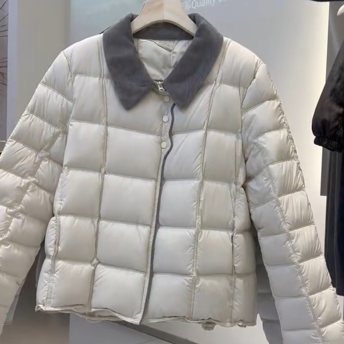 焕焕家 超级洋气翻领羽绒服