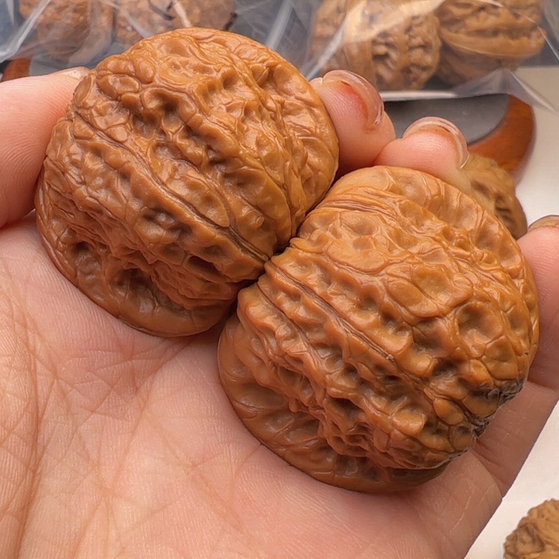 文玩核桃吊坠让***?血麒麟