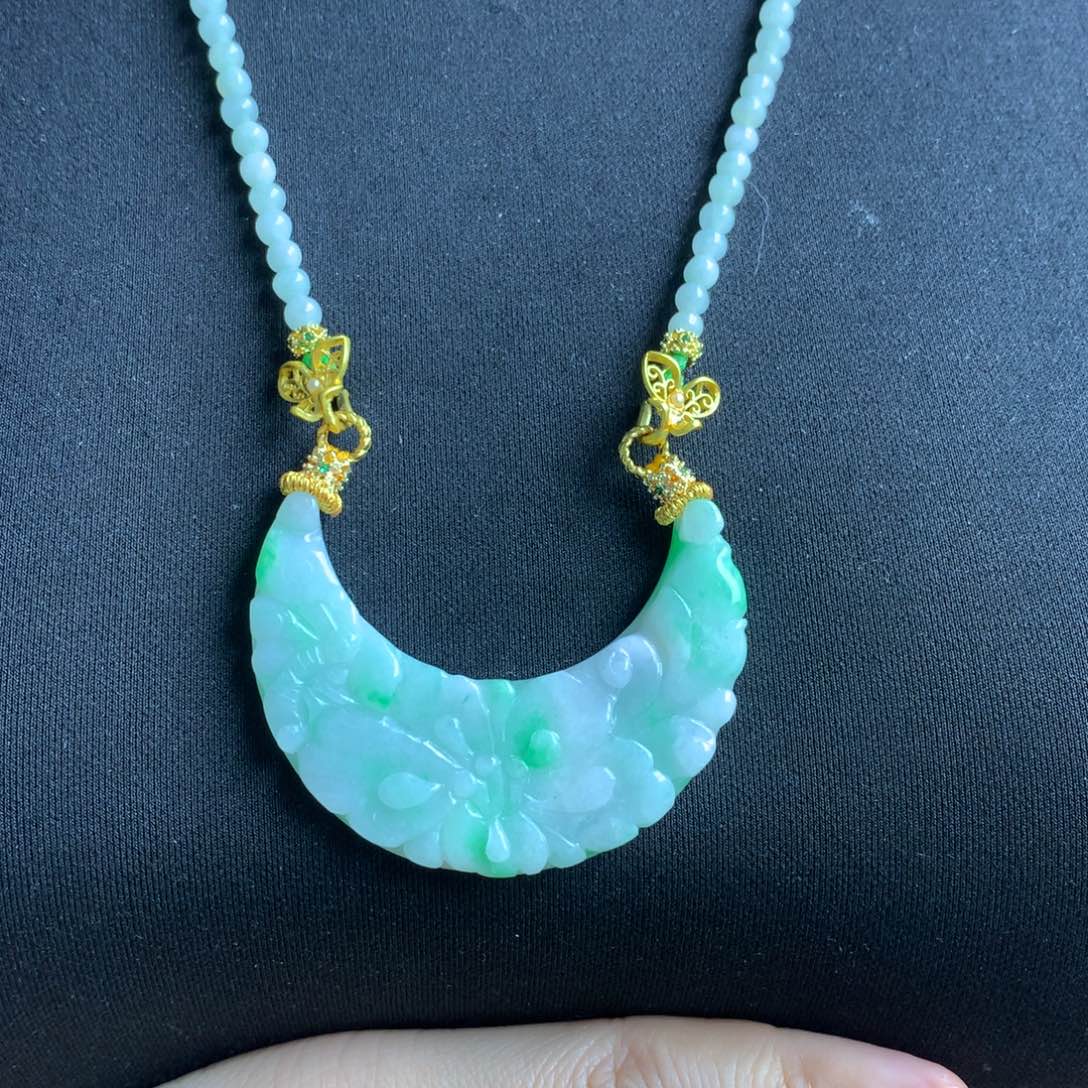 翡翠颈饰未镶嵌翡翠