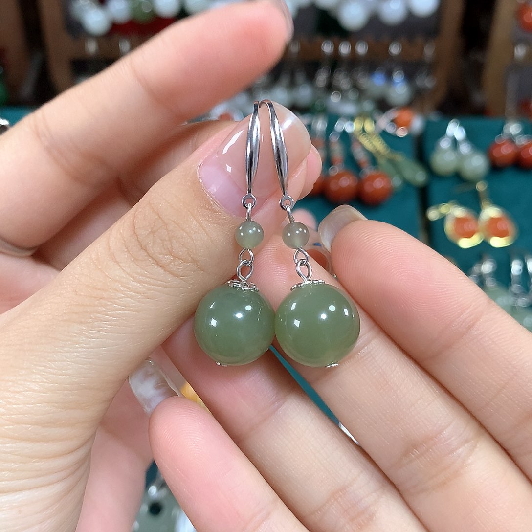 和田玉耳饰银S925镶嵌天然和田玉晴水12mm左右