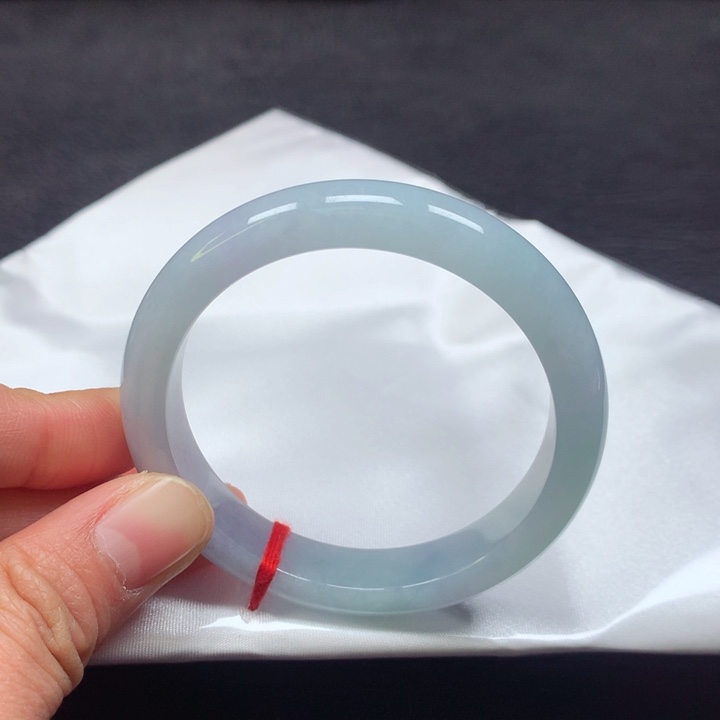 翡翠手镯未镶嵌52圈