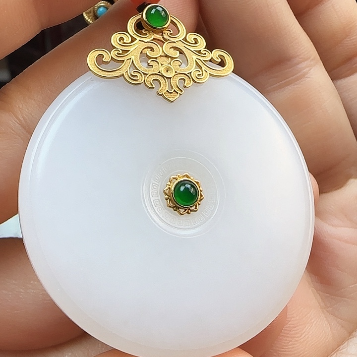 和田玉挂件18K金镶嵌定制发货