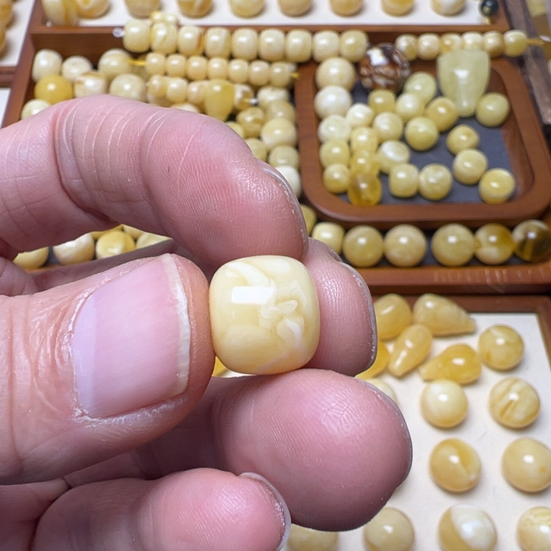 x****蜜蜡未镶嵌裸石琥珀蜜蜡