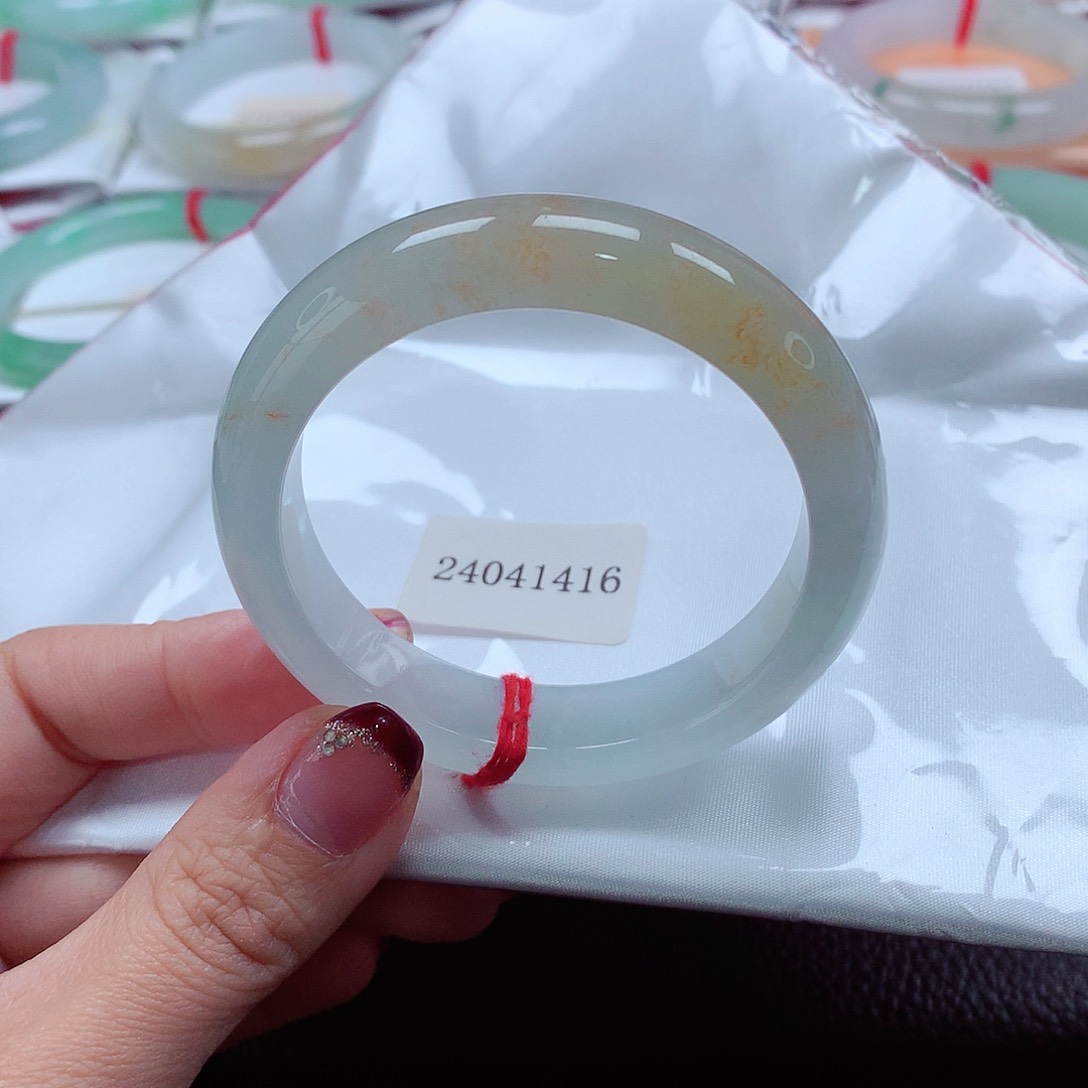 翡翠手镯未镶嵌天然A货翡翠