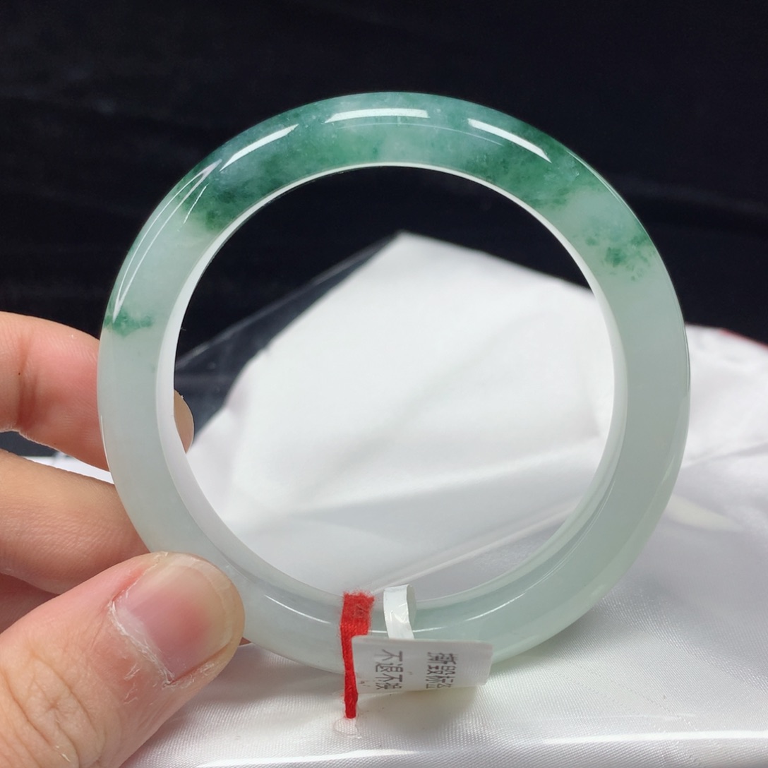 翡翠手镯（圆镯）未镶嵌55.3