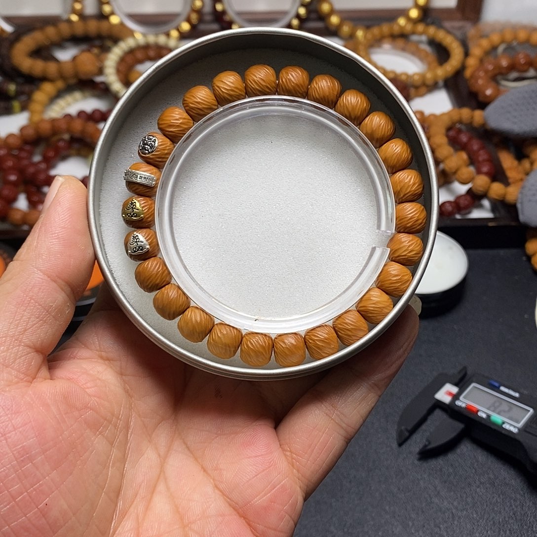 猴头核桃手串全品9左右四标高配云锦52号