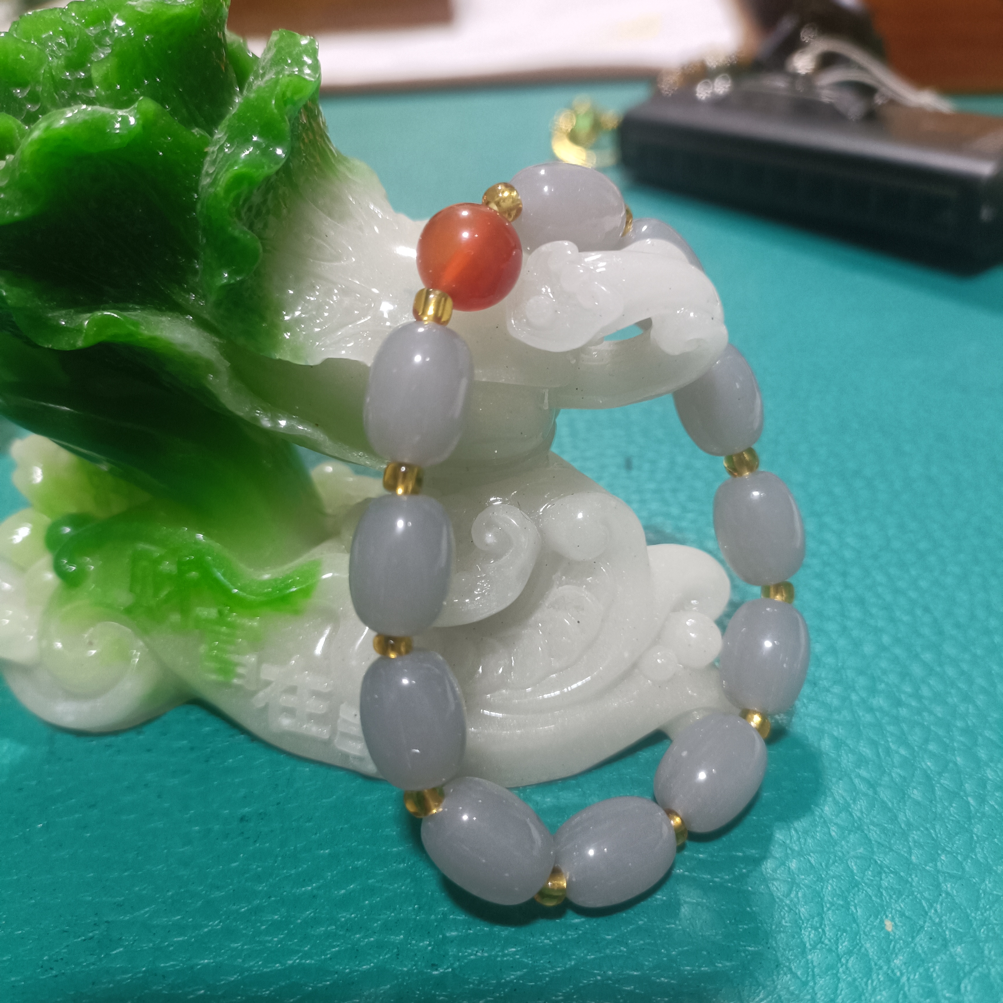 灰冰卡10红顶珠玛瑙手串(多样性发货单珠)