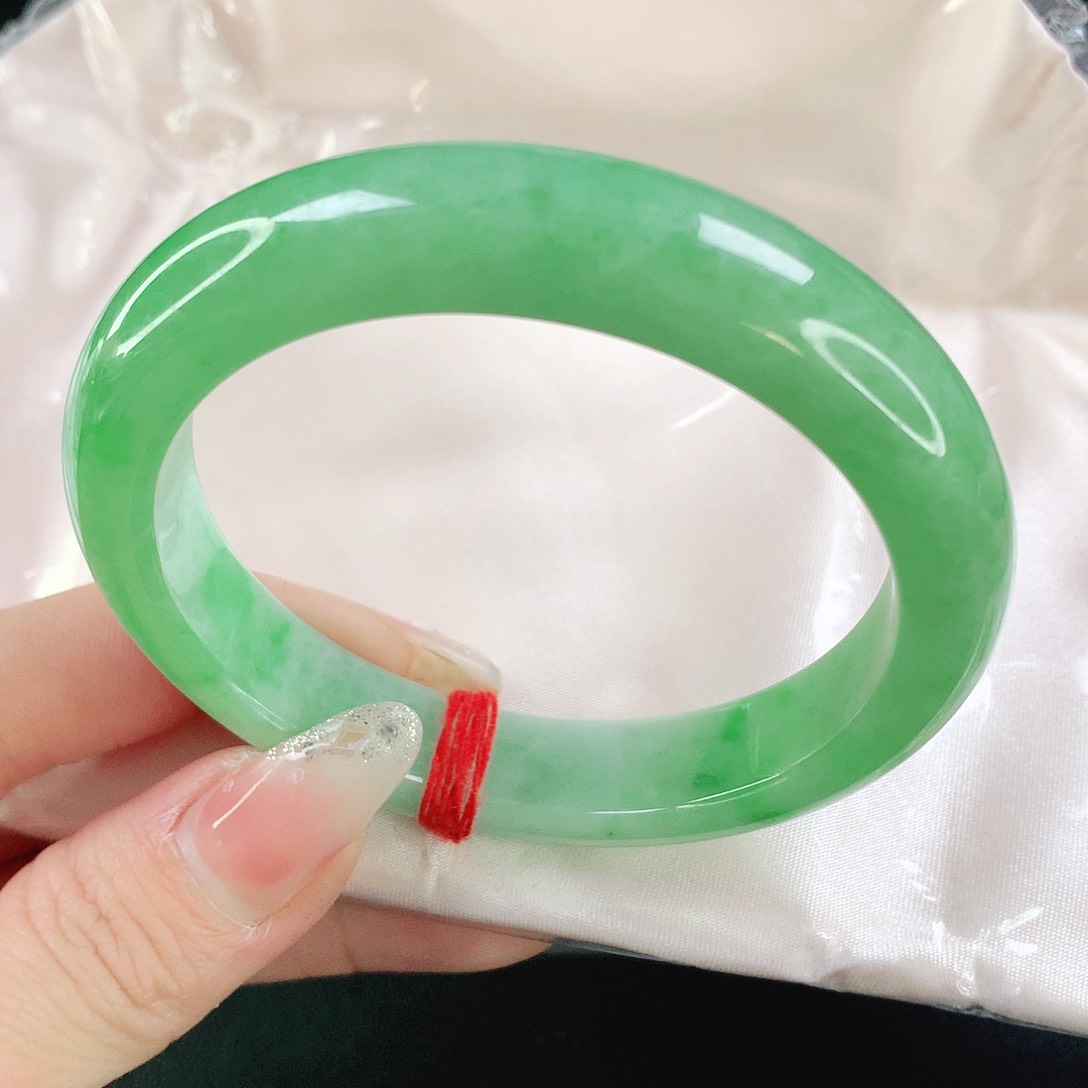 翡翠手镯未镶嵌1064翡翠