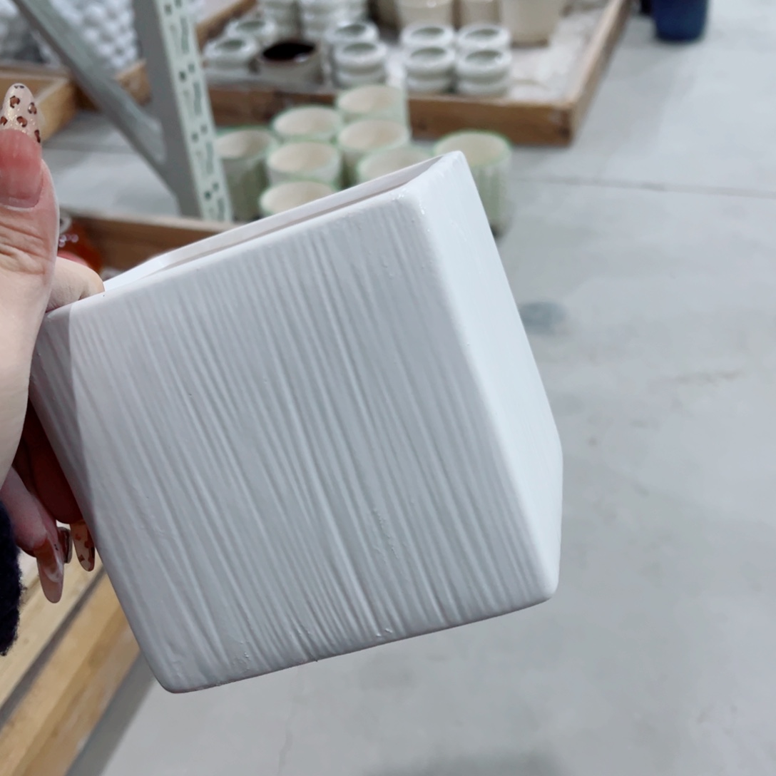 有孔陶瓷花盆，满10米包邮发货