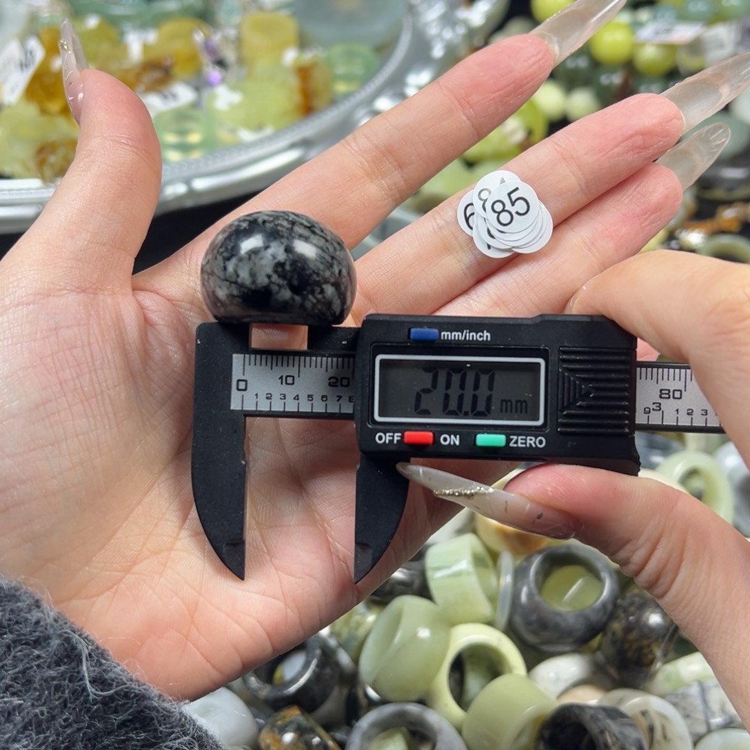 蛇纹石玉未镶嵌戒指