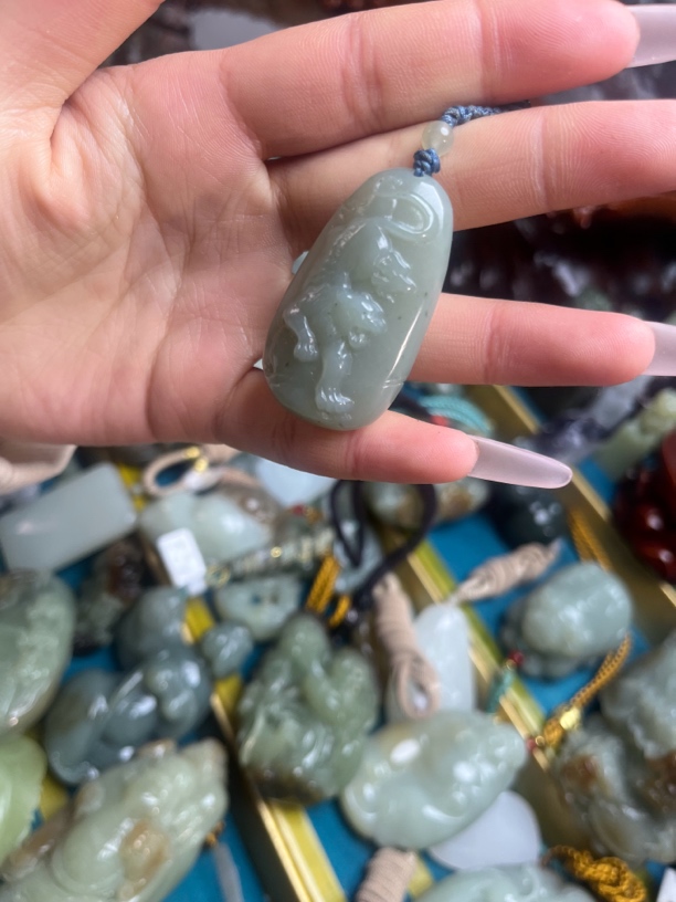 和田玉老虎吊坠挂件