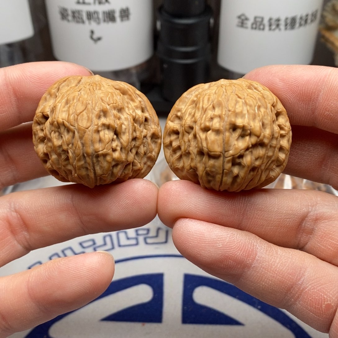 核桃把件三八山地磨盘
