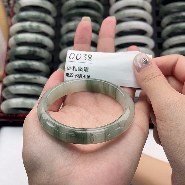 石英岩玉未镶嵌手镯