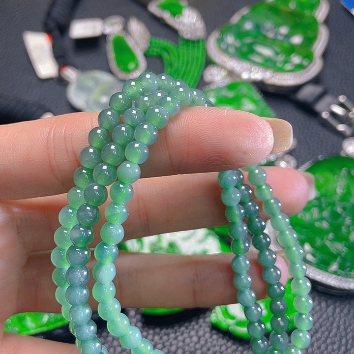 翡翠颈饰未镶嵌16，