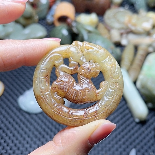 白玉菩提吊坠摆件