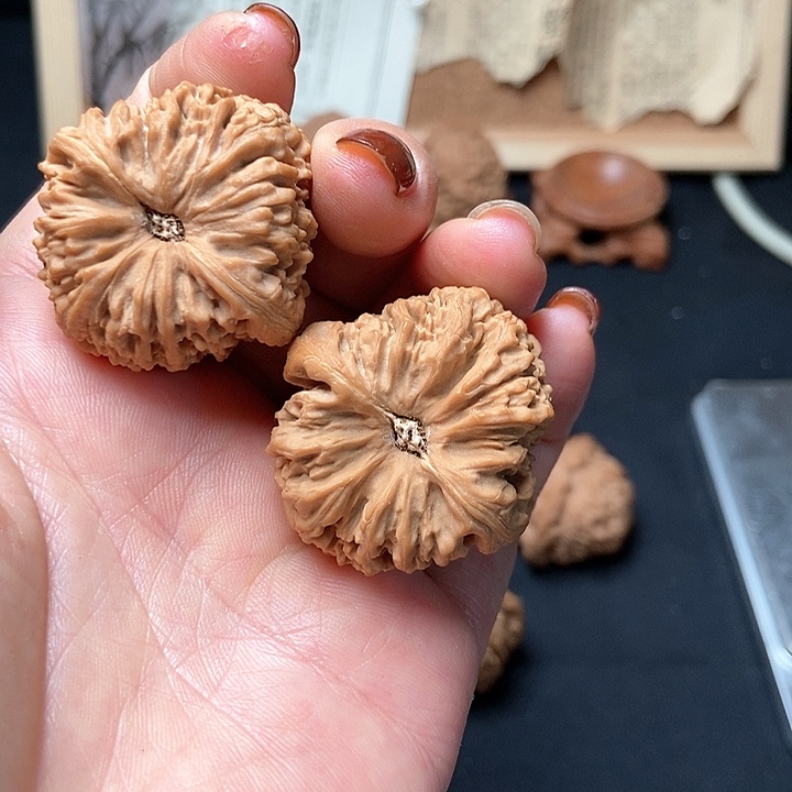 桃核吊坠l****惧37南疆石