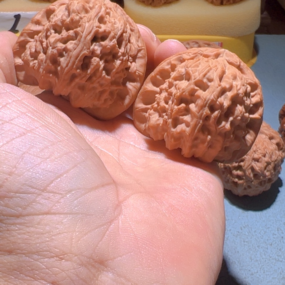 文玩核桃把件三角白46