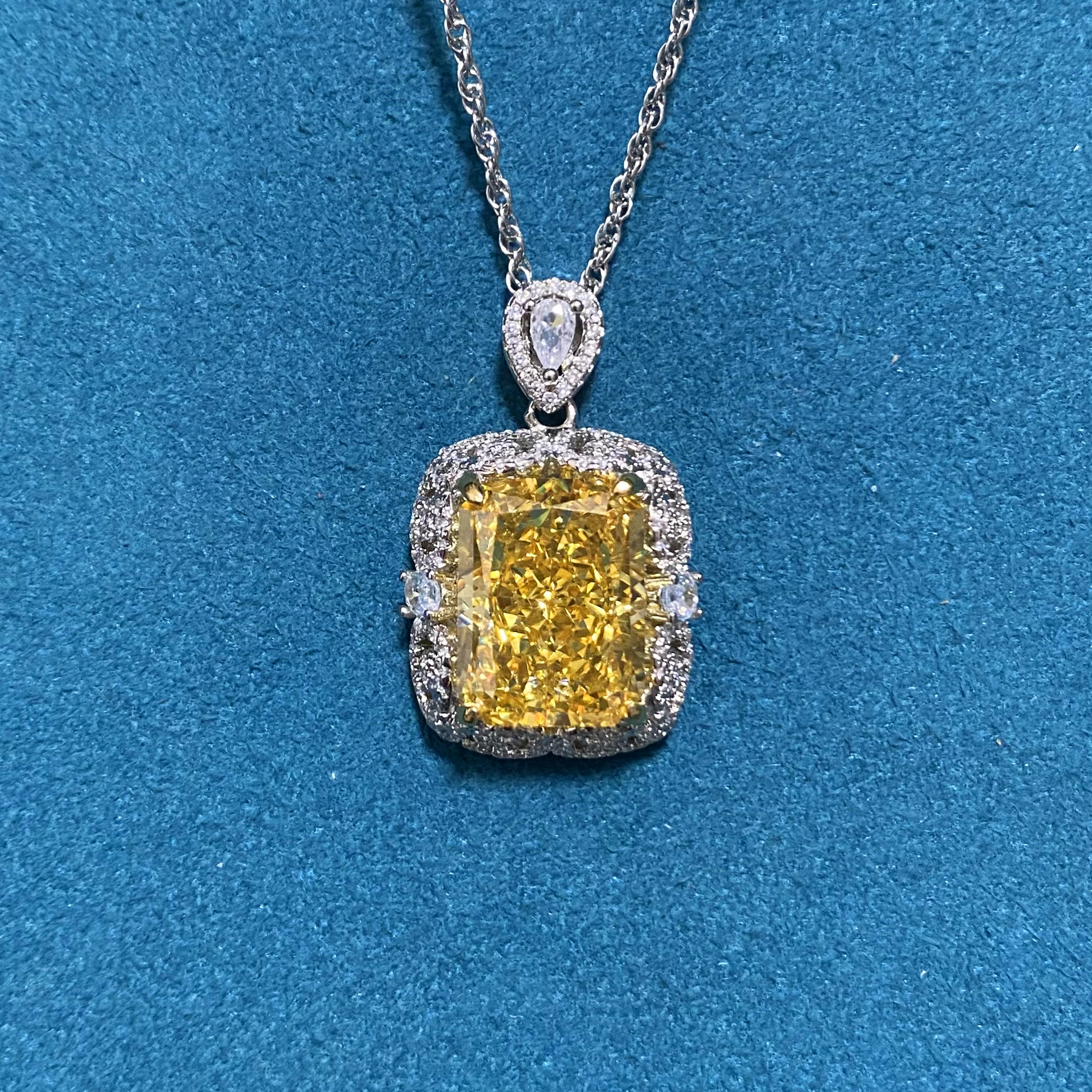 蓝宝石（处理）豪华高贵精工黄色大吊坠805